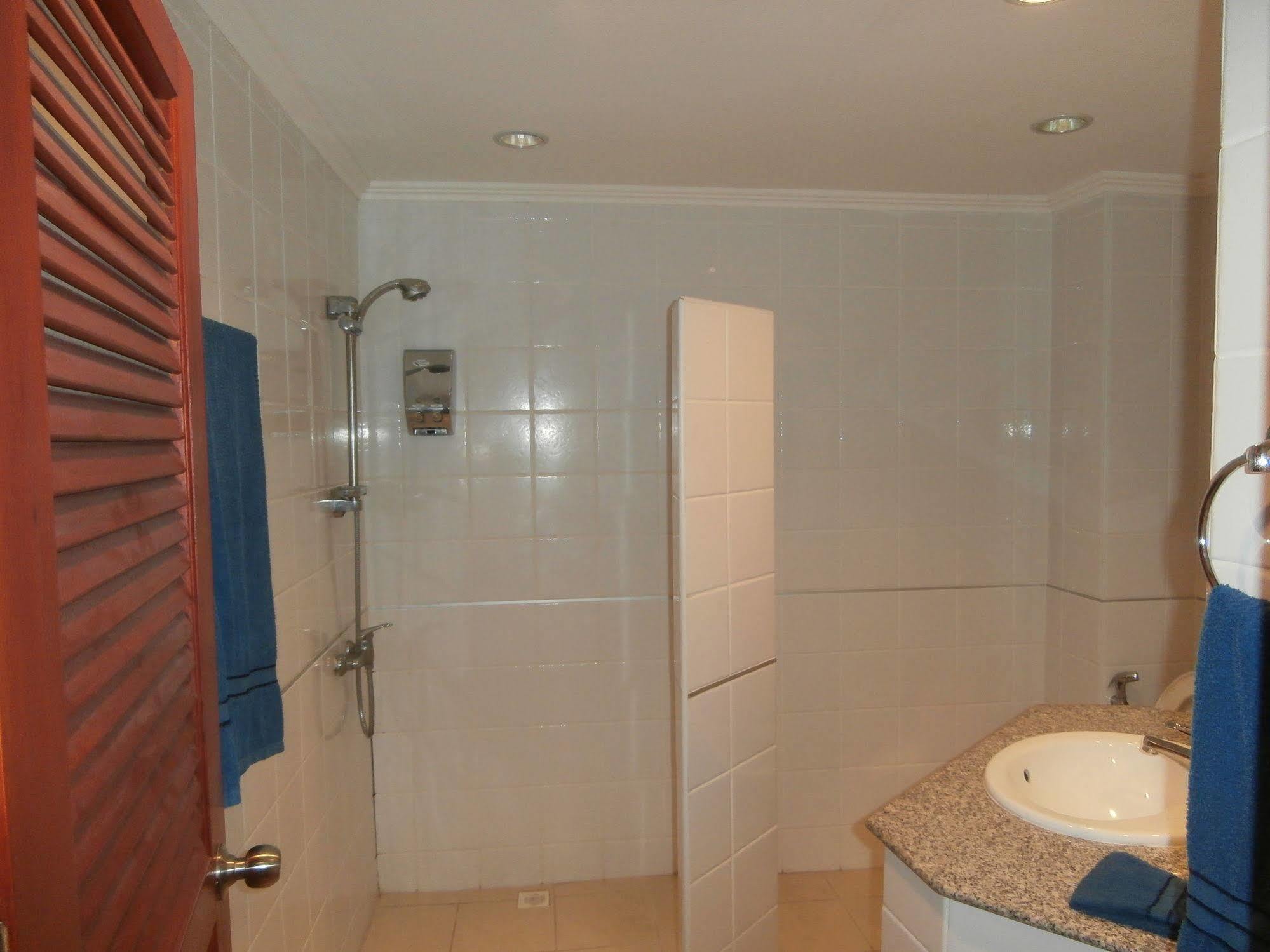 The Classroom Hotel Pattaya Exterior foto